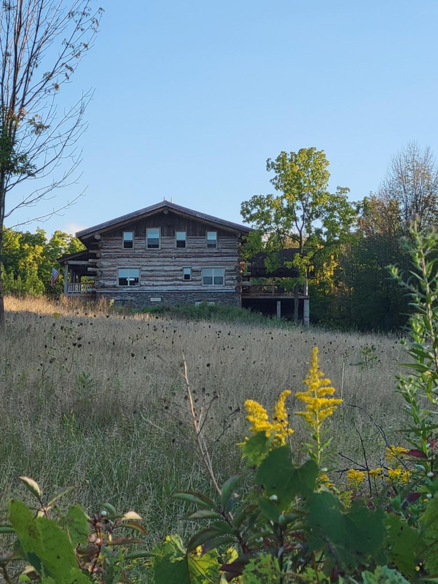 Firefly Creek Lodge Livonia Exterior photo