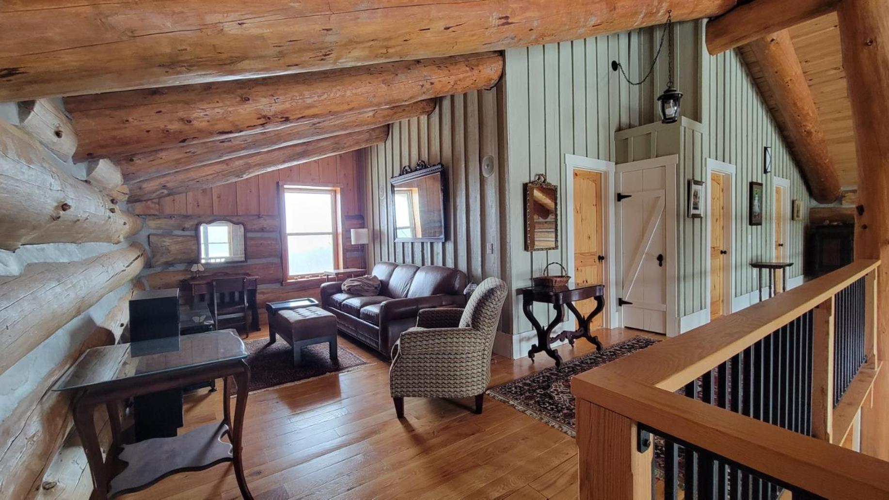 Firefly Creek Lodge Livonia Exterior photo